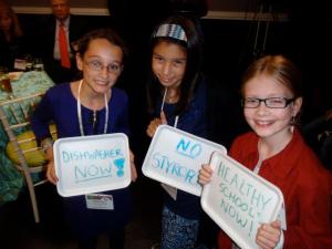 Students Start Food Fight For Reusable School Lunch Trays.